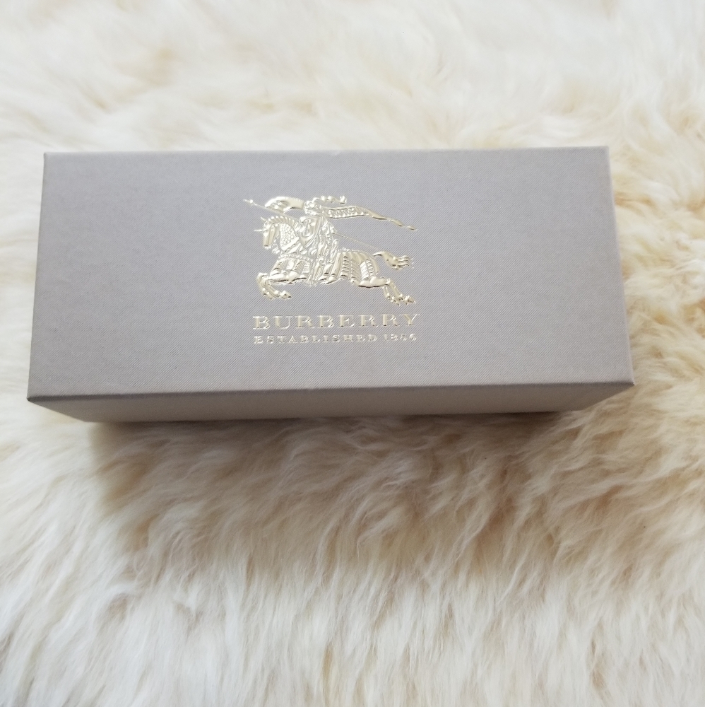 Burberry  Box